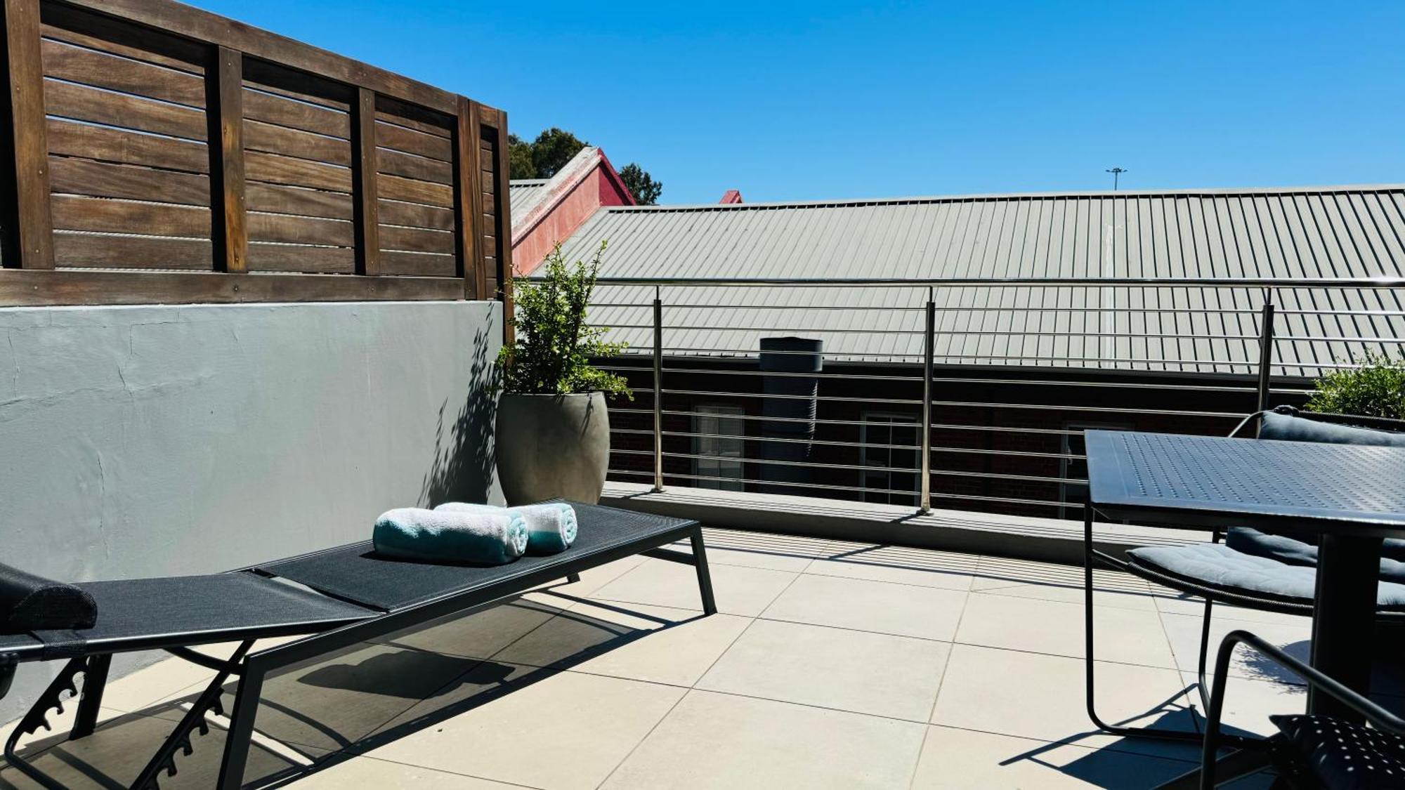 Sunny With Pool&terrace At The Docklands Appartement
